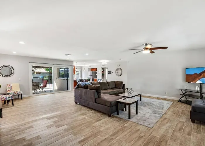 Holiday home Amazing 3 Bedroom W/pool, Minutes From Phx And Sports Glendale