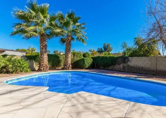 Amazing 3 Bedroom W/pool, Minutes From Phx And Sports * Glendale