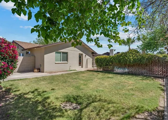 Amazing 3 Bedroom W/pool, Minutes From Phx And Sports Glendale